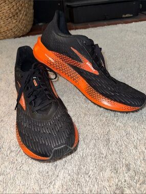 Brooks Men’s Black and Orange Lightweight Running Shoes exercise athletic sz 12M